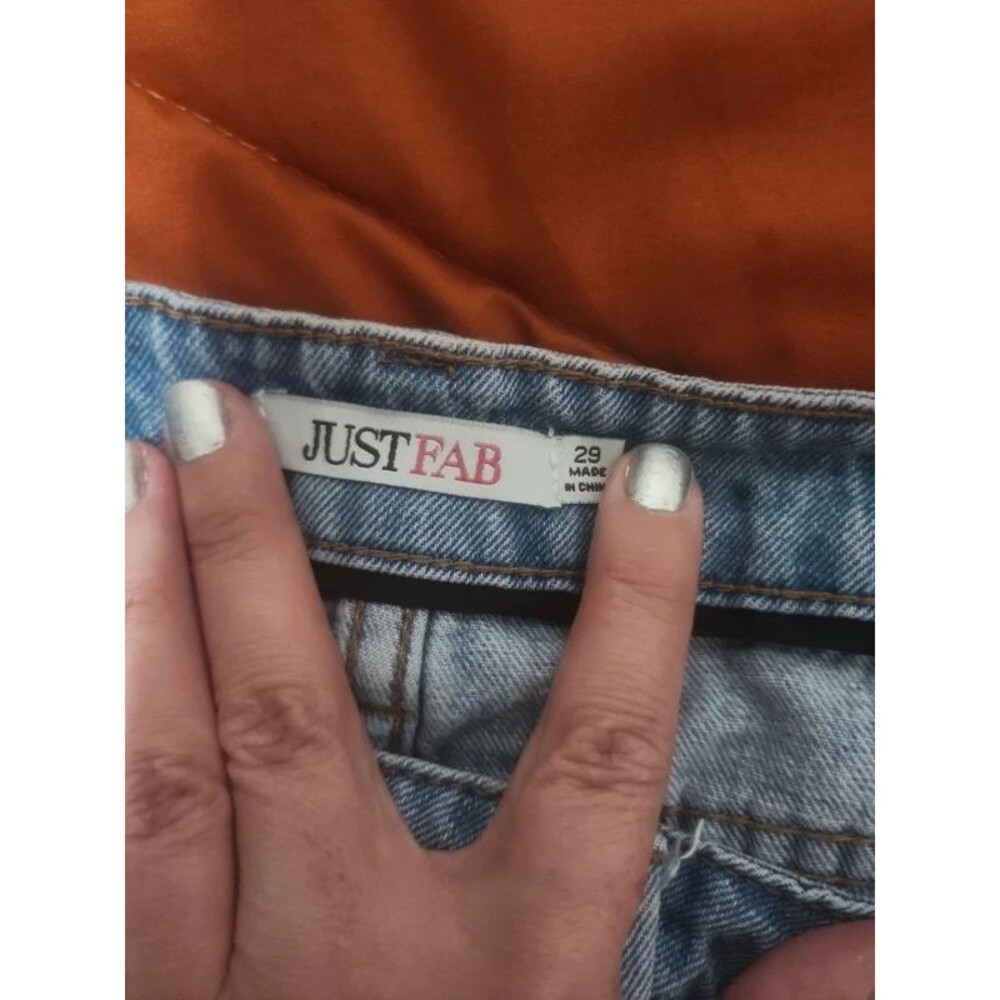Shorts - Picture 3 of 3